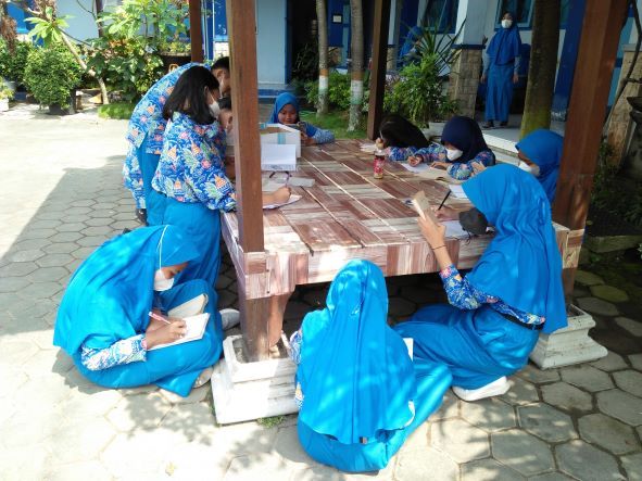 pojok baca 11